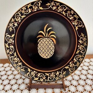 Elegant Black and Gold Decorative Plate